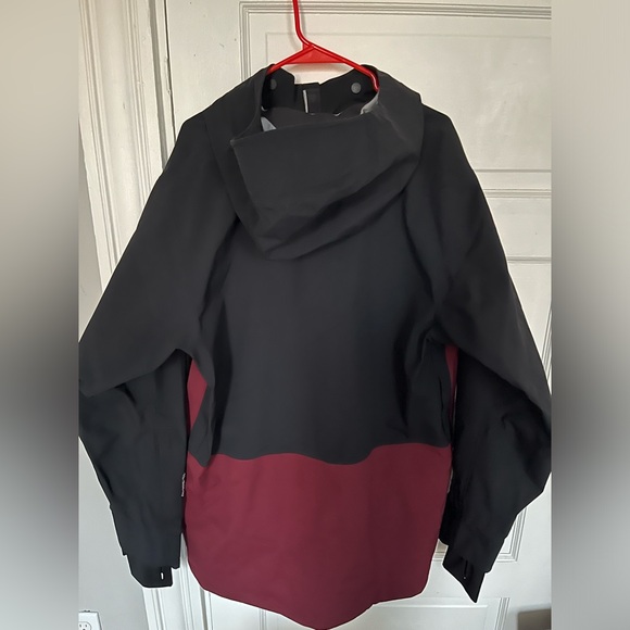 Adidas Terrex Techrock 3L Gore-Tex C-Knit Jacket Black / Shadow Red IB4238 - Picture 2 of 7